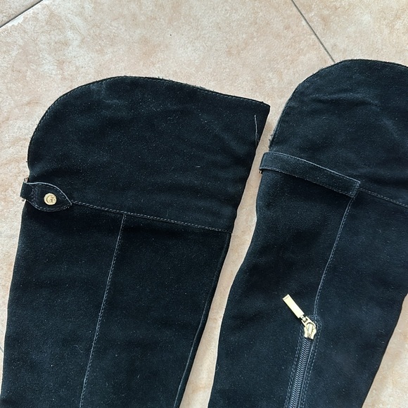 Boots - Picture 2 of 9